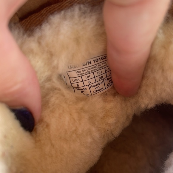 Classic Mini Boot in chestnut. Like new! - Picture 4 of 6